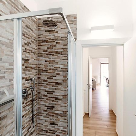 Piazza Roma - The House Of Travelers Apartment Комо Екстериор снимка