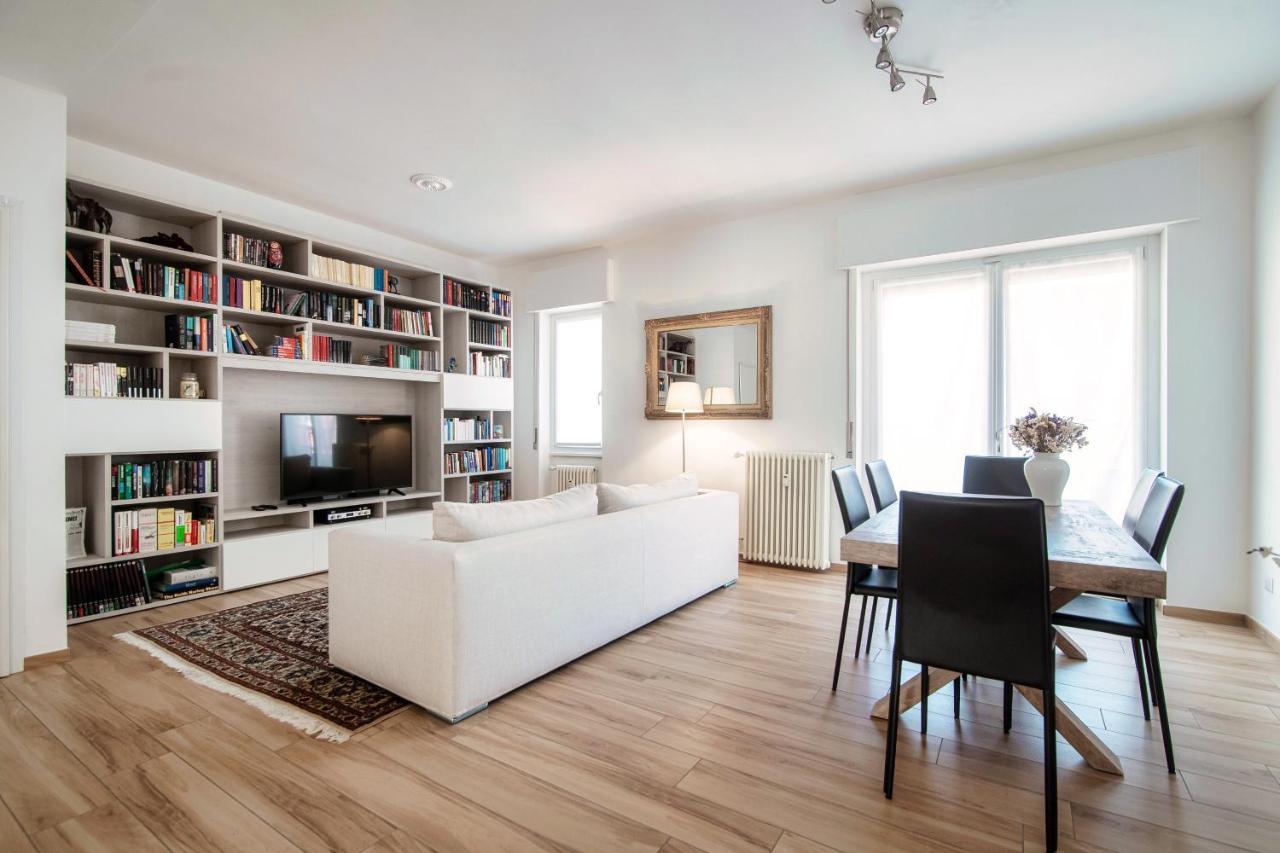 Piazza Roma - The House Of Travelers Apartment Комо Екстериор снимка