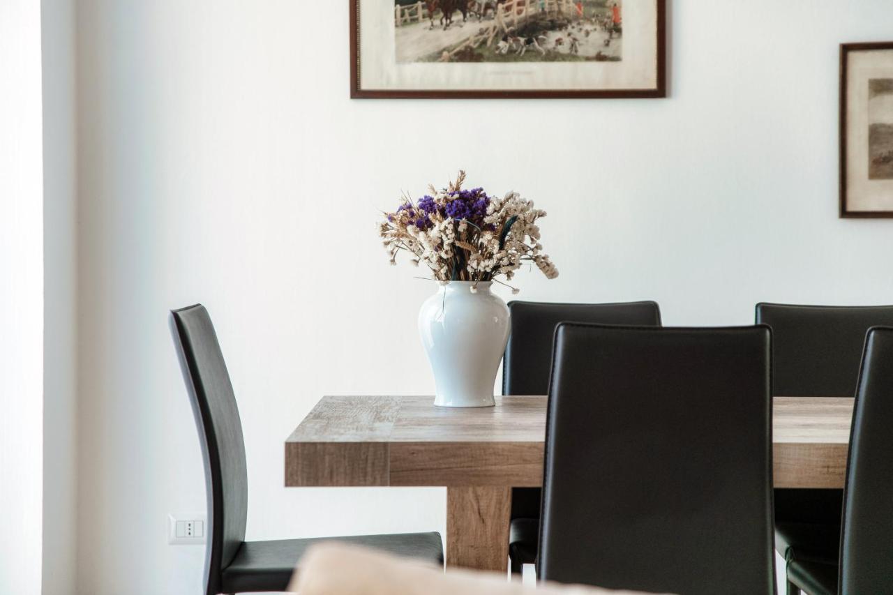 Piazza Roma - The House Of Travelers Apartment Комо Екстериор снимка