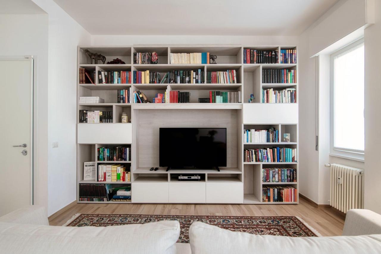 Piazza Roma - The House Of Travelers Apartment Комо Екстериор снимка