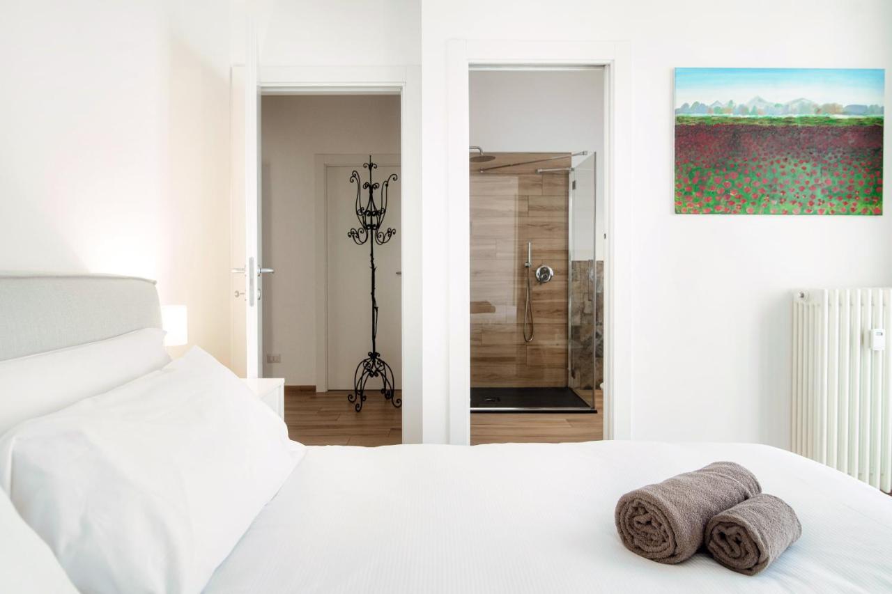 Piazza Roma - The House Of Travelers Apartment Комо Екстериор снимка