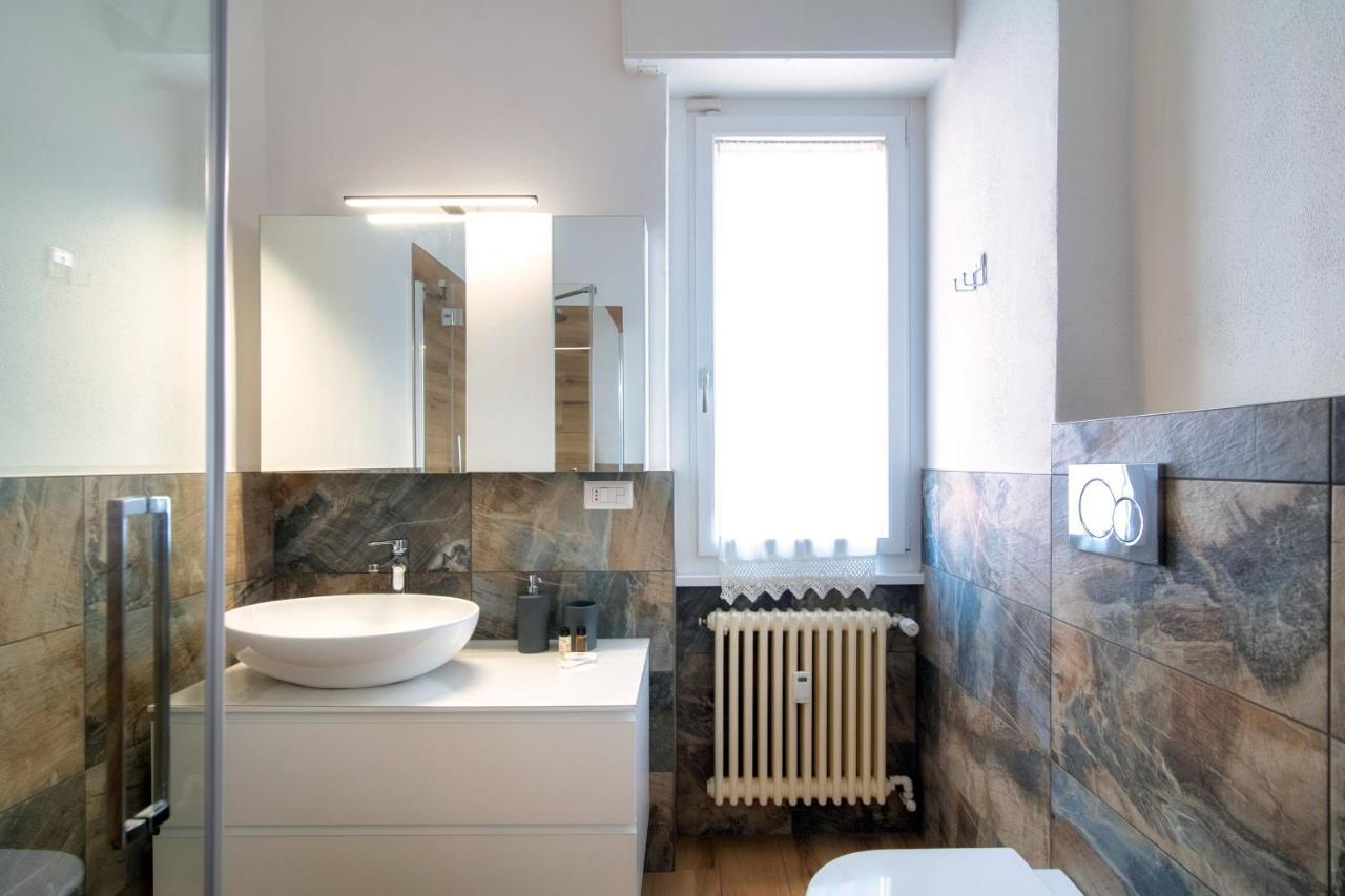 Piazza Roma - The House Of Travelers Apartment Комо Екстериор снимка