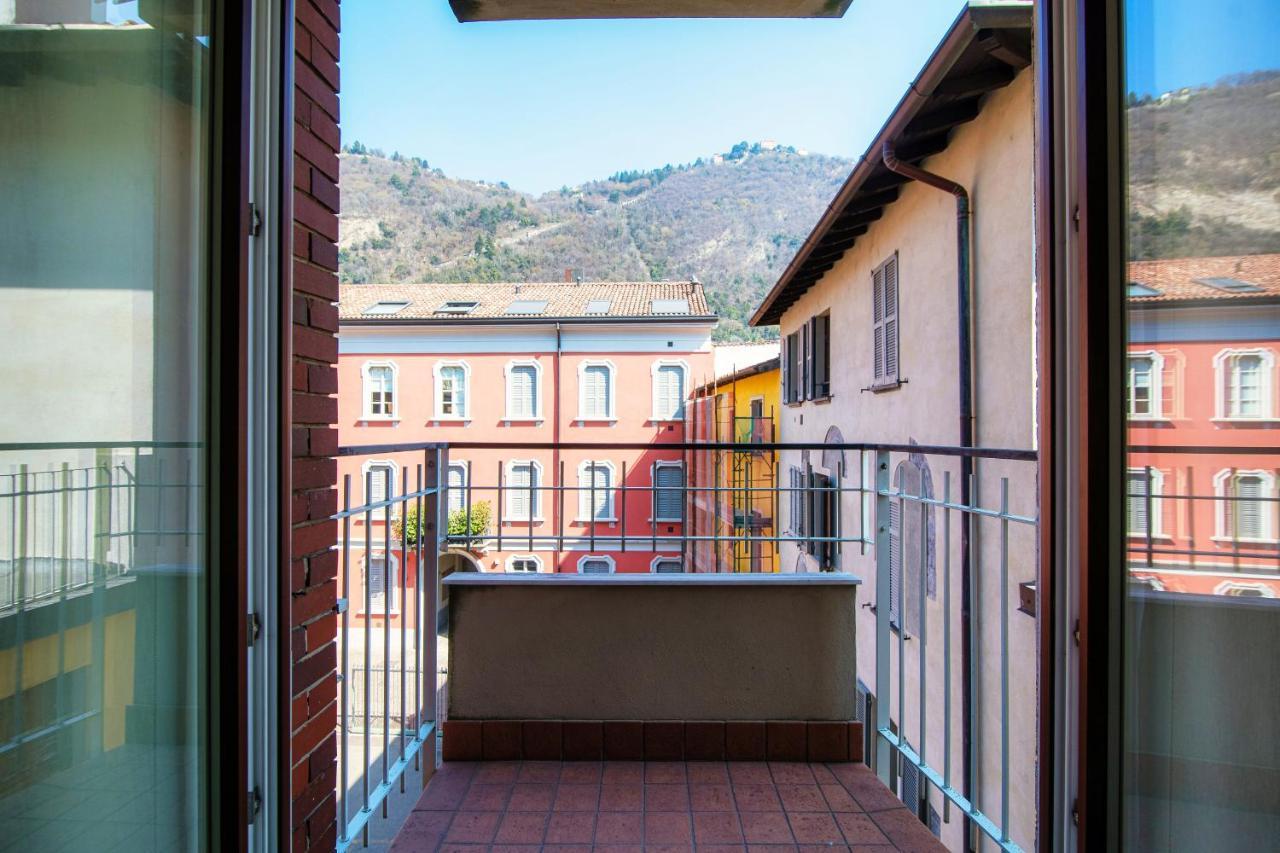 Piazza Roma - The House Of Travelers Apartment Комо Екстериор снимка