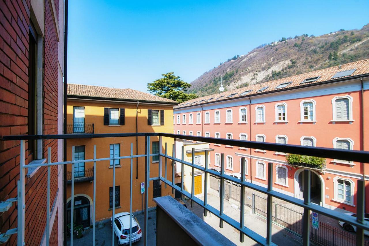 Piazza Roma - The House Of Travelers Apartment Комо Екстериор снимка
