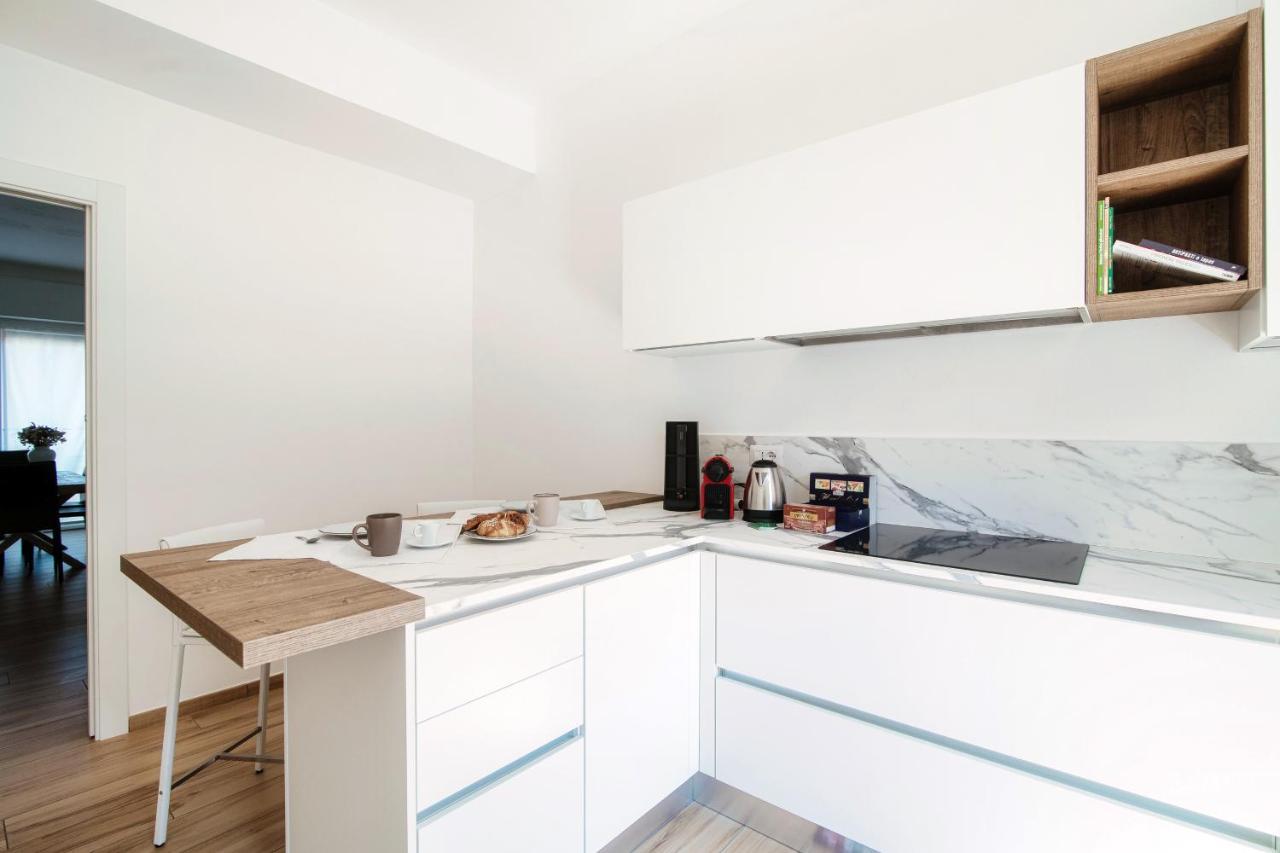 Piazza Roma - The House Of Travelers Apartment Комо Екстериор снимка