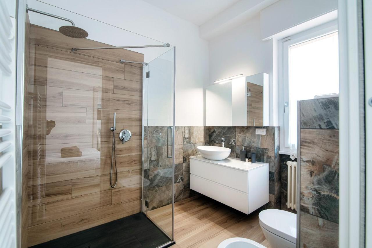 Piazza Roma - The House Of Travelers Apartment Комо Екстериор снимка