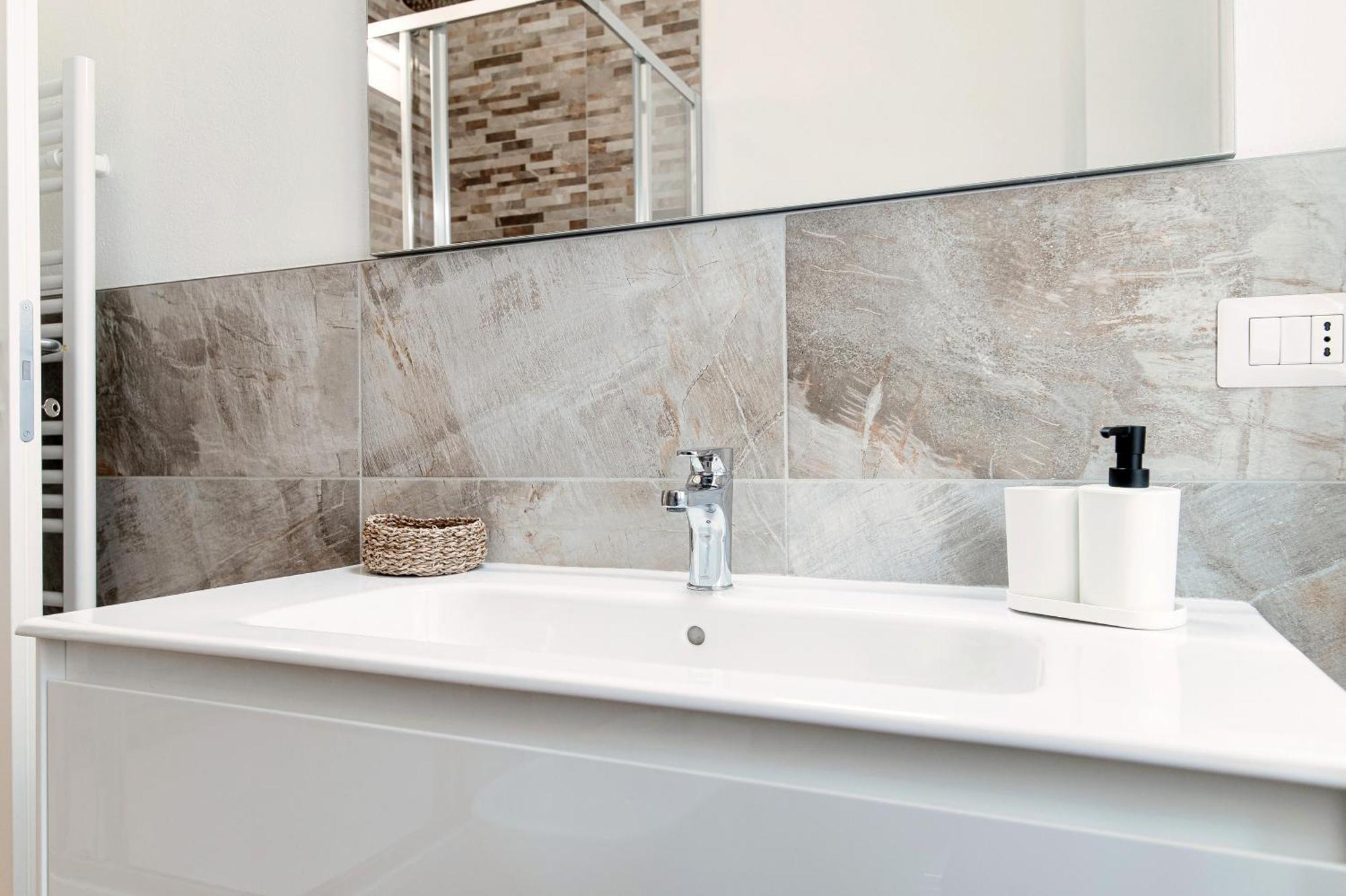Piazza Roma - The House Of Travelers Apartment Комо Екстериор снимка